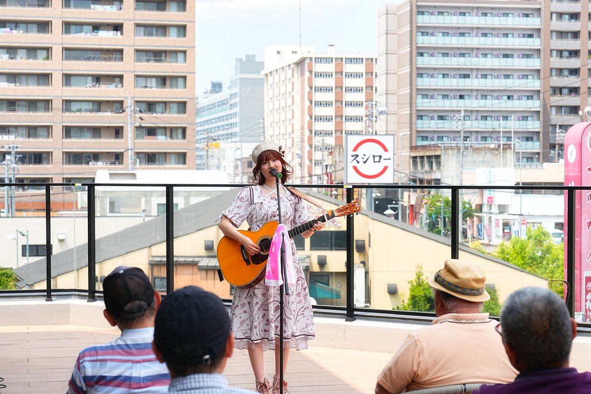 ktkhiro7771's tweet photo. 20260613
そよらイオン上飯田
音子島フリーライブ
ウーパーリサさん
この日は動画メインで撮ったので写真は2枚だけ
可愛い帽子が印象的な素敵な衣装でしたね

観客の皆さんもマナー良くみてられましたね https://t.co/nn2qi9EtC1