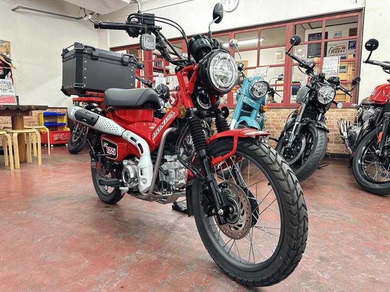 BikehouseZero's tweet photo. こちらは582kmしか走っていないCT125ハンターカブ！✨年間1万台以上売れる大ヒットモデルで、ネオクラシックな雰囲気とアドベンチャーらしい遊び心をうまく両立した一台です。しかも燃費はリッター50〜60kmと、維持費を抑えながら楽しめるのも人気の理由👍気になった方は #バイクハウスゼロ浦和駒場店 048-886-8114まで https://t.co/t4ns1szSi9