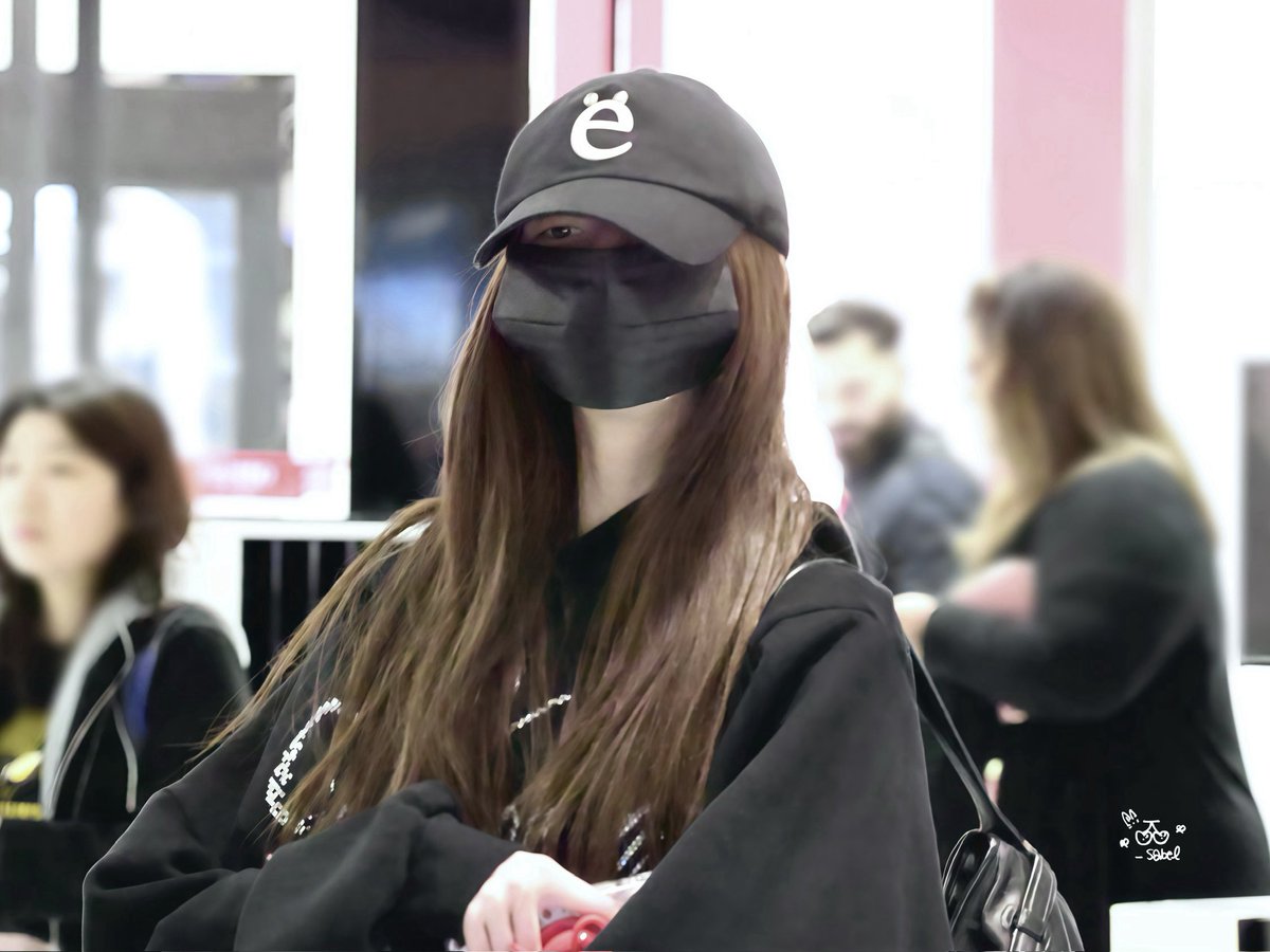 wy_sabel's tweet photo. 260618 MEL DEPARTURE
#아이브 #IVE #장원영 #JANGWONYOUNG #원영 #WONYOUNG #ウォニョン https://t.co/ZYG3LlaLNx