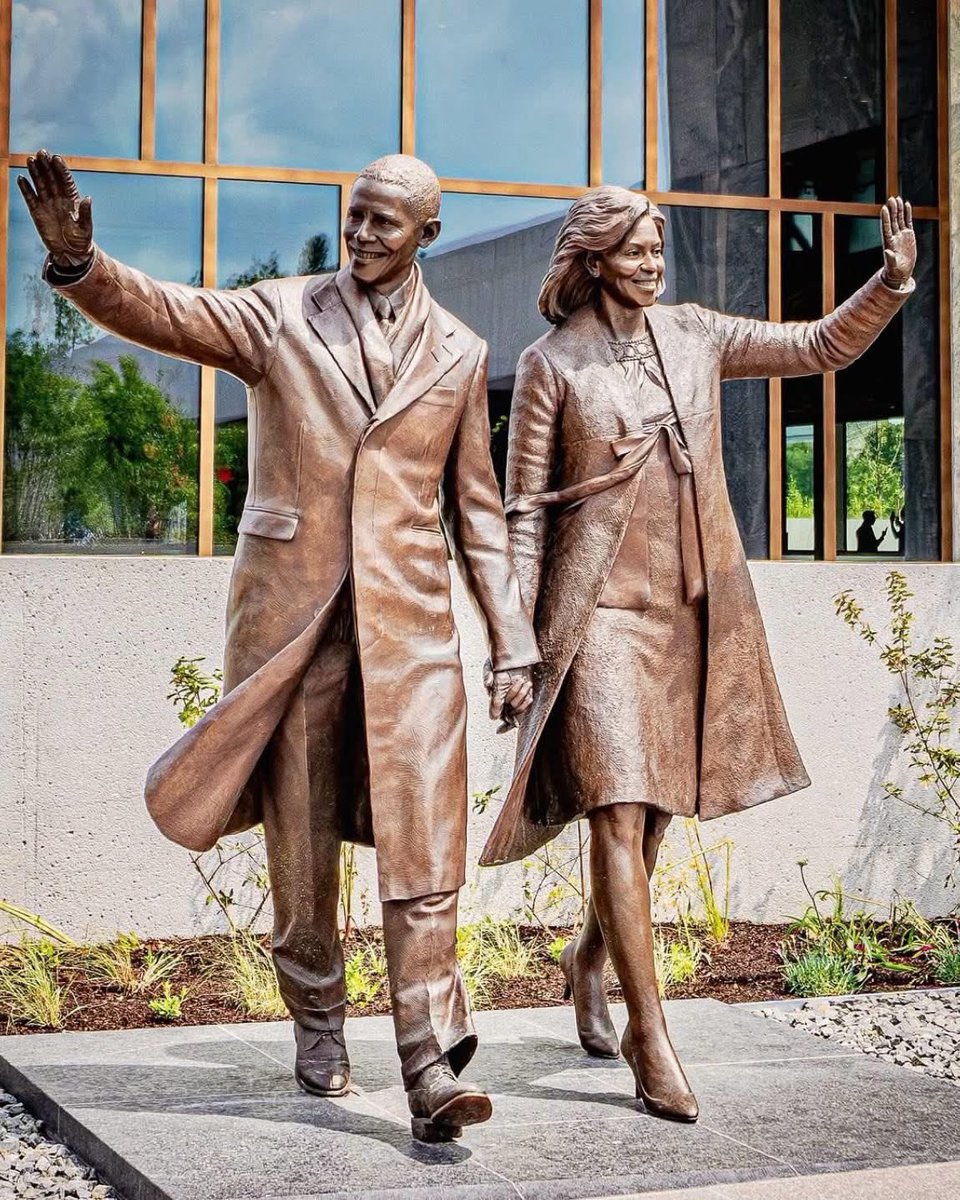 AuthorJoeNBrown's tweet photo. HOPE Returns Home!!

Thanks to The #Obamas, we have #HOPE again. The whole world knows The Obamas are the center of presidential expertise, power, and love. Welcoming the opening of The
#ObamaPresidentialCenter. 

#HopeReturnsHome from Washington, DC back to Chicago. https://t.co/GUAzstDOtO