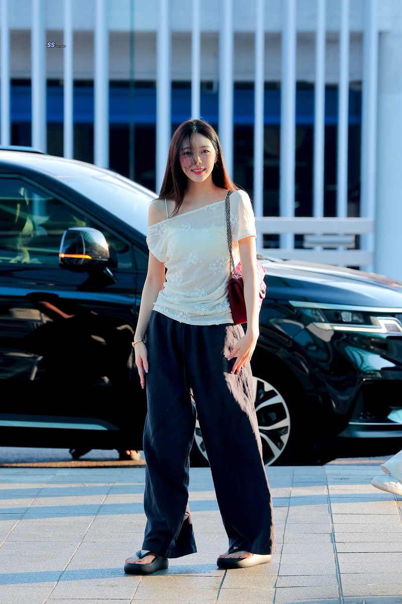 shinsarang_yn's tweet photo. 260618 ICN ❛˓◞˂̵✧ #유나 #YUNA #있지 #ITZY https://t.co/kFrQ6kD7W5