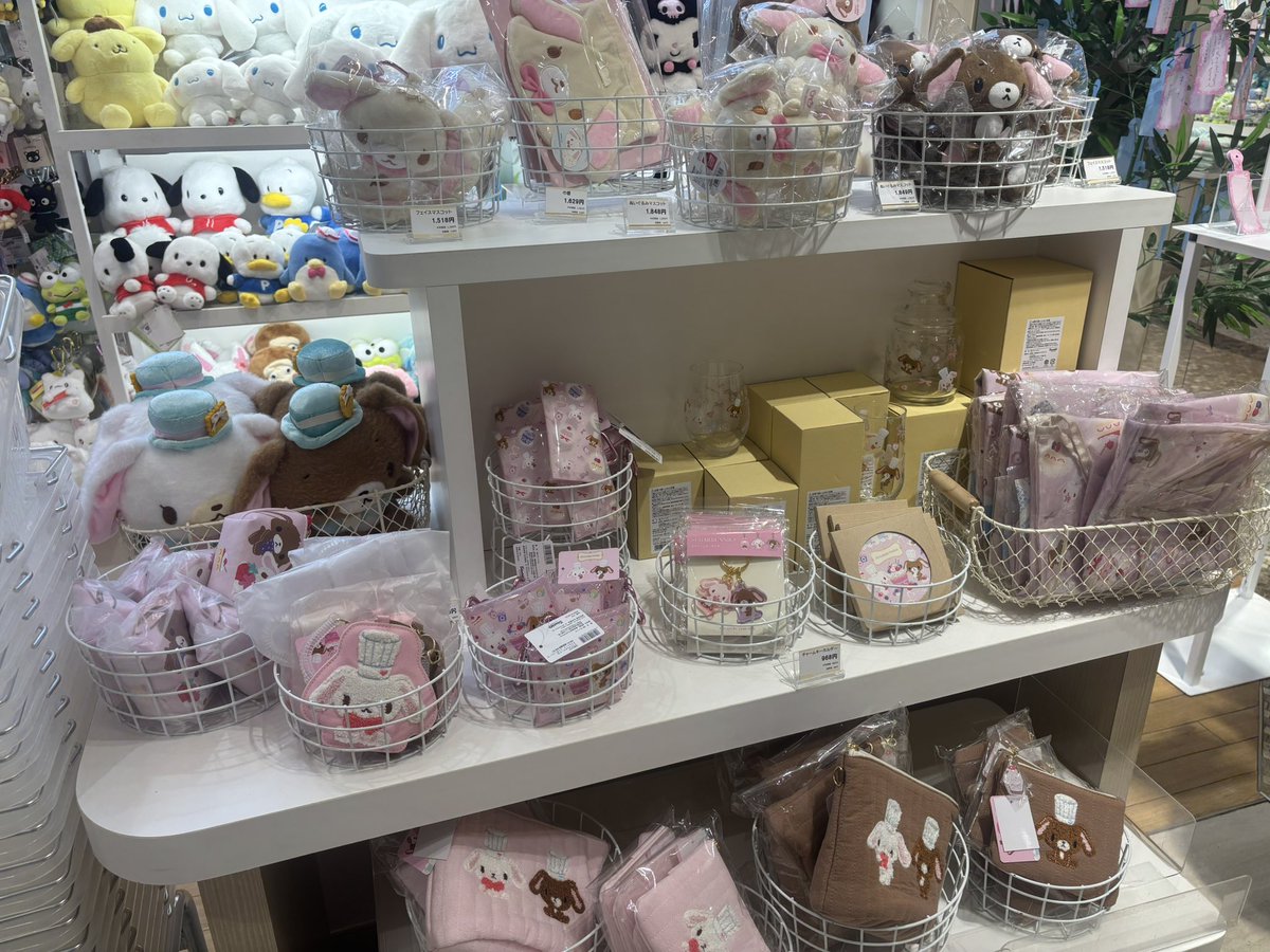 miuuupo's tweet photo. シュガバニのサンリオの新作🎀
出遅れたので売り切ればかりでこれだけでした在庫、、、🥲
東武百貨店池袋デス。。。
メガネケースとかヘアバンド欲しすぎるから今日都内回る🥲
#シュガーバニーズ https://t.co/U9gUvo3VxS