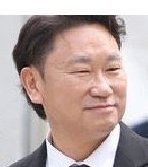 letitbi007's tweet photo. 트로이의 사위냐

검찰의 칼에 운명을 달리한 장인 덕에 배지 단 자가.. 정체가 트로이의 사위냐

민주당 당론으로 결정한 '법 왜곡죄' 표결에서 유일하게 반대표 행사

적폐 박상용 검사 등의 탄핵소추안  표결에서 기권 https://t.co/Jaz2nhSf4m