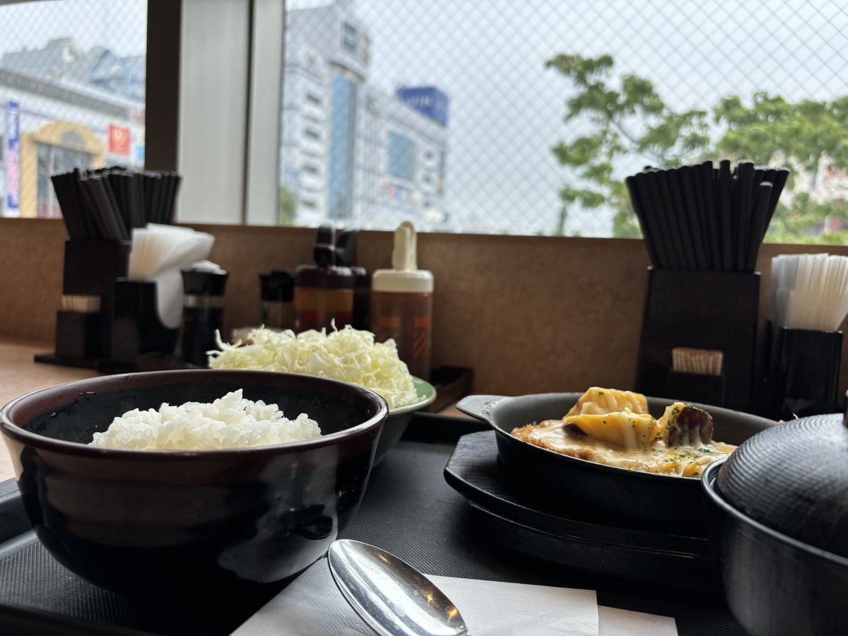 13FISHonShallow's tweet photo. 「こ……これは！」
「知っているのか、影慶？！」

「松屋にのみ一子相伝で伝わると言われていた縮目瑠璃をまさか松のやで見ることになるとはのぅ」

#シュクメルリ https://t.co/O6GoB5xgLm