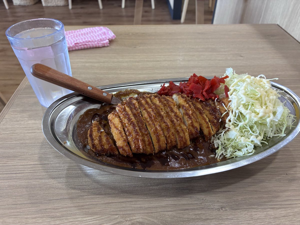maple_5t0ry's tweet photo. 言葉を「点」としてとらえず、
「面」があると理解してとらえる。

人間関係も同じだな。

いい言葉だ(◜ᴗ◝ )
結局は、想像力がある人が賢い✨

最後にカツなら、それで良い👌

この写真でカツじゃないのは、どぉ〜れだ

P.S.めぷは、疲れています。 https://t.co/gWW1tjaH45