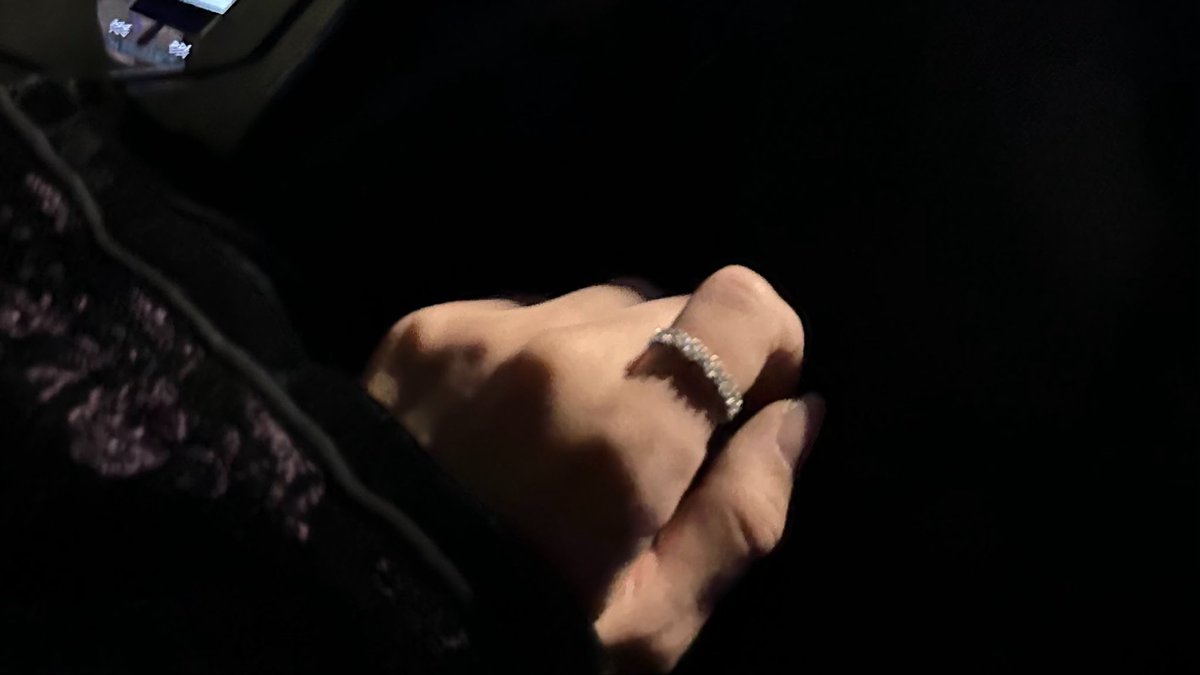 n0oas's tweet photo. على الله يزين الوقت وإن كان مازان
مقاسيم ربي كلها عندنا خيره

فلا غيره المعطي ولا غيره المنان
وأمور البشر تخضع لحكمه وتقديره https://t.co/s8NyBTgyPj