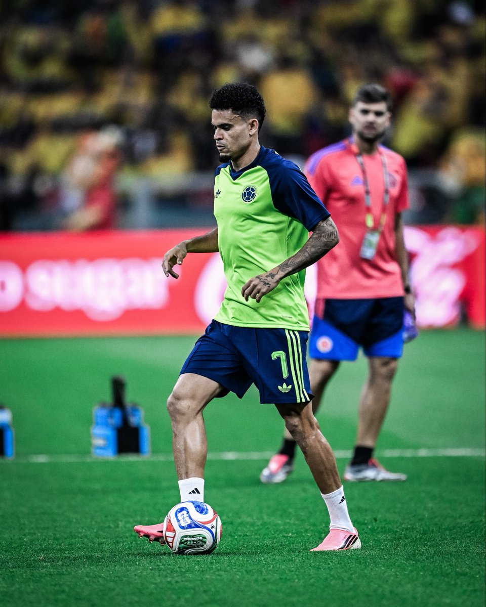 AfoSuarez's tweet photo. Mi primer mundial y yo también estoy calentando. #SelecciónColombia #mundialdefútbol #Colombia https://t.co/qmsfbxiv3j
