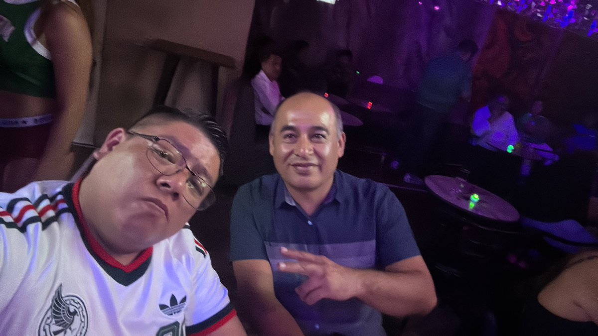 Aioros69669's tweet photo. Ya en @Cafe_centromx porque uno vuelve a donde es feliz con un gran amigo @Vic_Boss77 https://t.co/s7mtyb6PuB