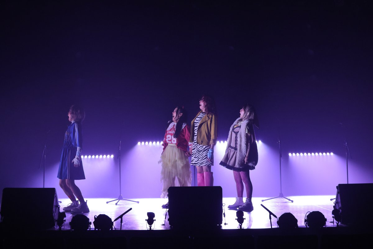 kaki_kuu_kyaku's tweet photo. #柿喰う客 『#真ッ逆様』

6月18日(木)14:00／19:30
当日券販売：開演45分前（お支払いは現金のみ）
客席開場：開演30分前
上演時間：90分 

14:00公演は、
★アフタートークゲスト：千葉雅子さん（猫のホテル）
☆バックステージツアー有り（当選者の方のみのご案内となります）

当日券のご用意がございます！
みなさまのご来場、心よりお待ちしております！