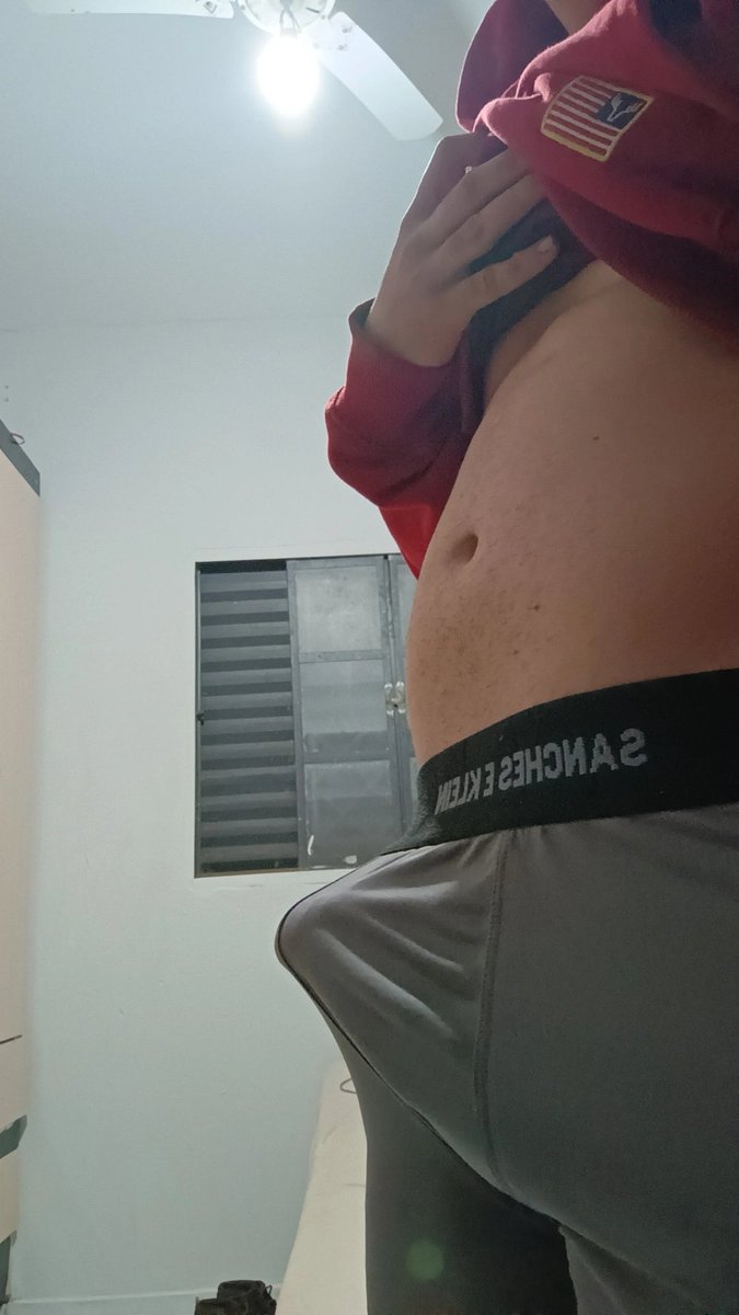 Gabriel690985's tweet photo. boa noite com tesão 🔥😋
#PINTOAWARD
#PINTOAWARDS
#PINTOSAWARDS   
#XOTAAWARDS     
#PEITOAWADS https://t.co/qZsOgWBo2q