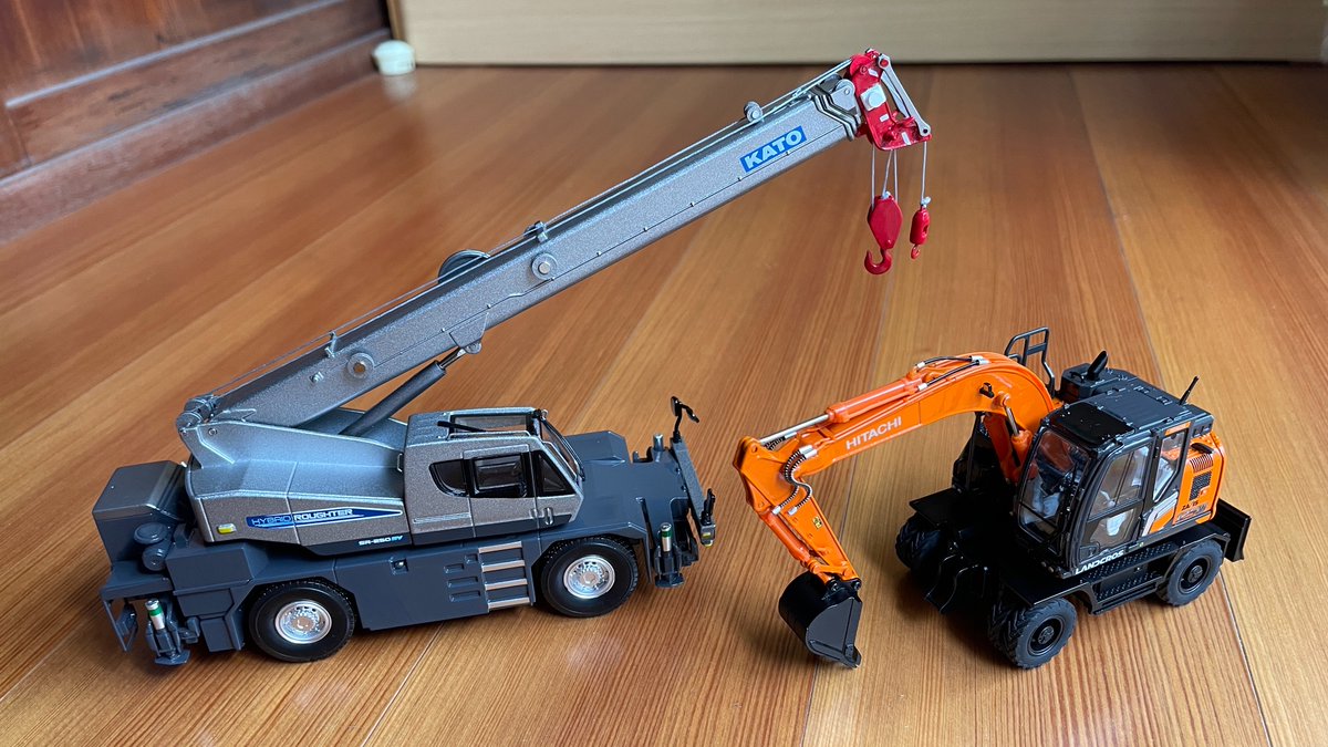 hoi9007's tweet photo. きのう買ってきたタイヤの新しいやつ

125Wには住友の林業仕様に付いてたヒッチがちょうど使えるね https://t.co/Eq3dcN1GQq
