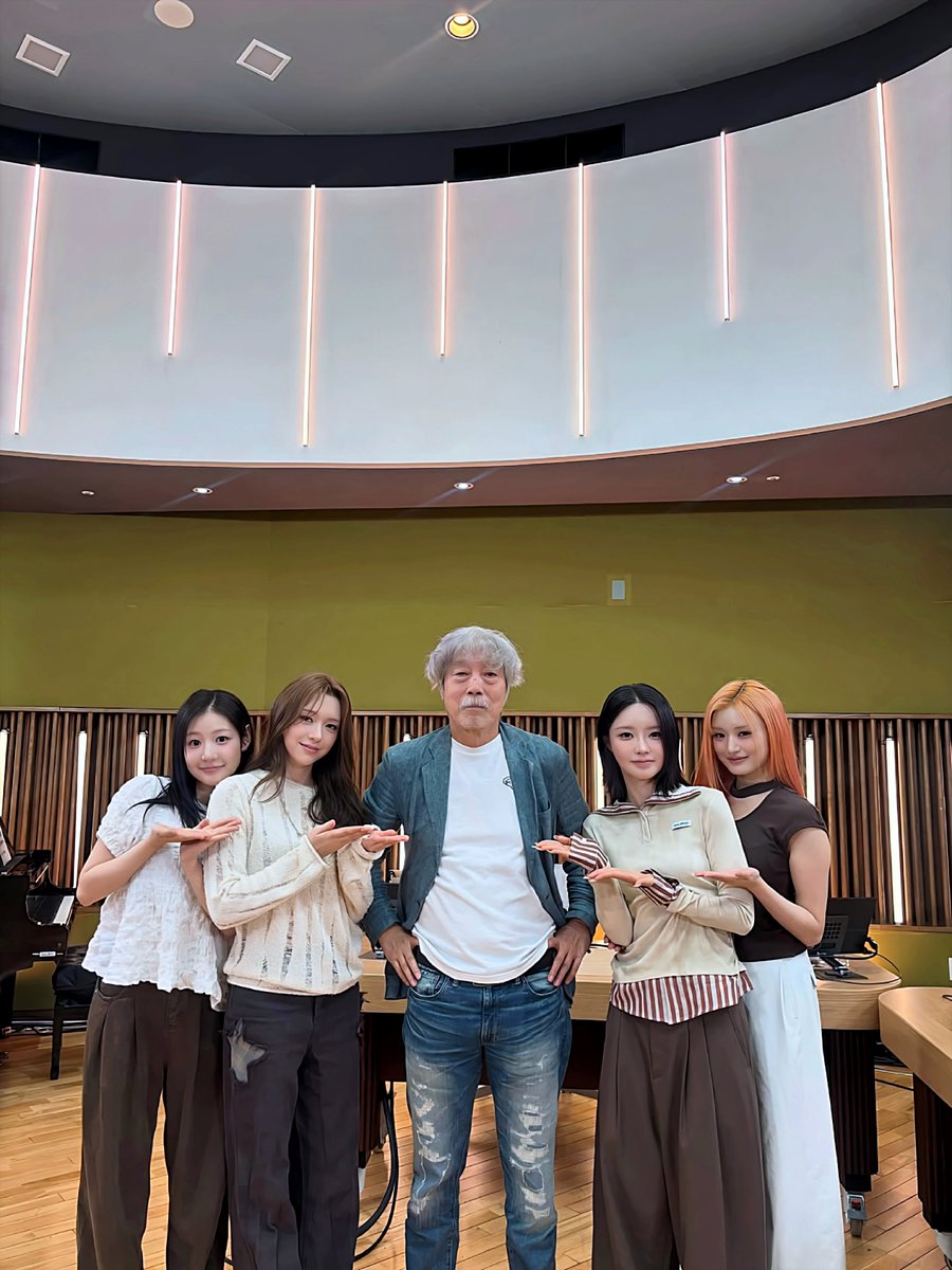 tweny5020's tweet photo. [📸] 260617 MBC FM 4U #배철수의음악캠프 완료 🎶⛺

큰아빠 #배철수 선생님
with. Live Session #Velda

#4k #FIFTYFIFTY #피프티피프티
#keena #키나 
#chanellemoon #문샤넬 
#yewon #예원 #athena #아테나 #Like_a_Bubble 
#Imperfect_Iamperfect https://t.co/niNG4No3QN