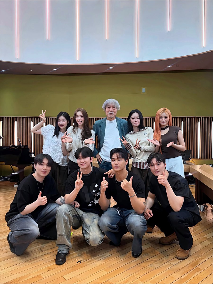 tweny5020's tweet photo. [📸] 260617 MBC FM 4U #배철수의음악캠프 완료 🎶⛺

큰아빠 #배철수 선생님
with. Live Session #Velda

#4k #FIFTYFIFTY #피프티피프티
#keena #키나 
#chanellemoon #문샤넬 
#yewon #예원 #athena #아테나 #Like_a_Bubble 
#Imperfect_Iamperfect https://t.co/niNG4No3QN