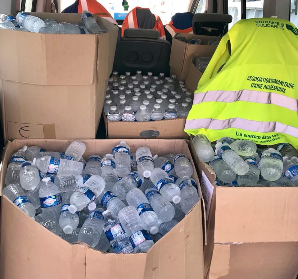 entraidesolida2's tweet photo. Face à la canicule notre association est mobilisée pour les personnes fragiles 👏🏼
https://t.co/QTO1apvzYw https://t.co/jDa2ztNvKk