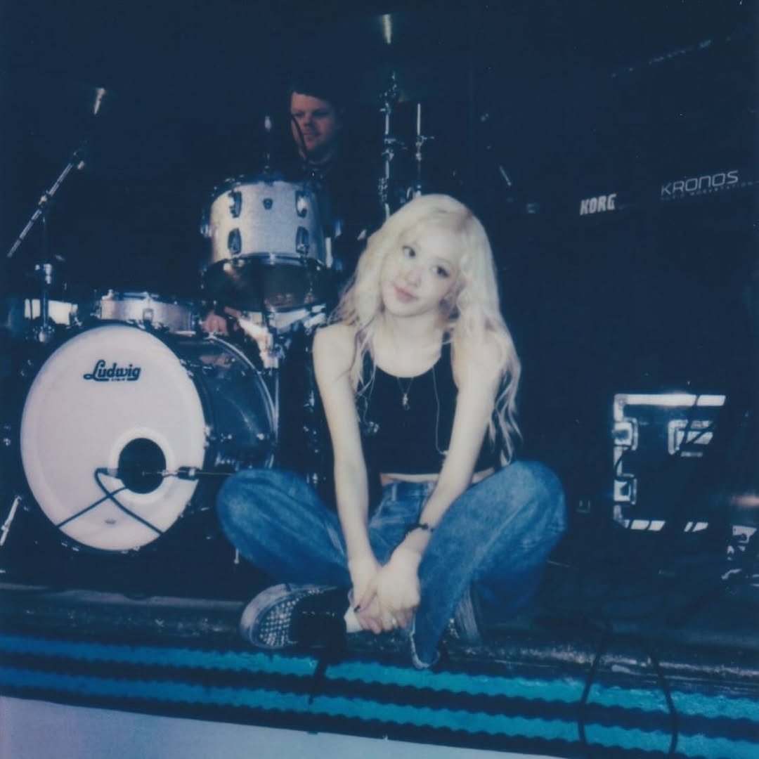 synthsrs's tweet photo. take me back like it's 2024 again https://t.co/2QQyROf39i