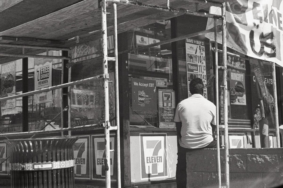 johnnayylmao's tweet photo. Taken April-May
📷: Pentax K1000
🎞️: Ilford HP5 Plus 400 https://t.co/Di1XX5tDbi