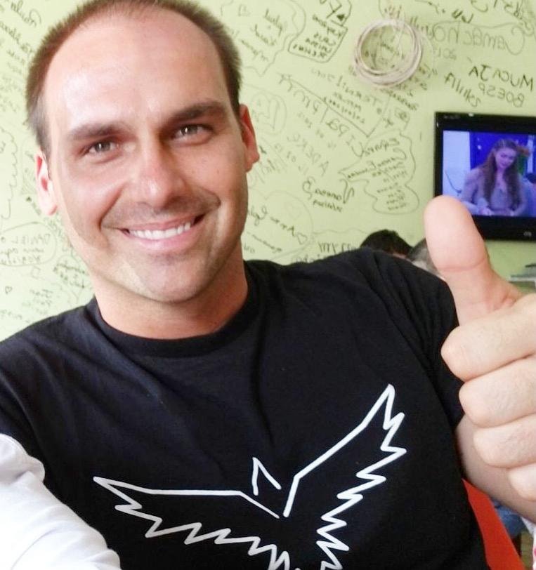erlicperez's tweet photo. Nuestra solidaridad y apoyo en todo momento a nuestro hermano @BolsonaroSP que siempre ha apoyado nuestra causa de Libertad y apoyo incondicional a @Eduardo_Bittar 

Libertad o Nada. https://t.co/VywWWFYbVk