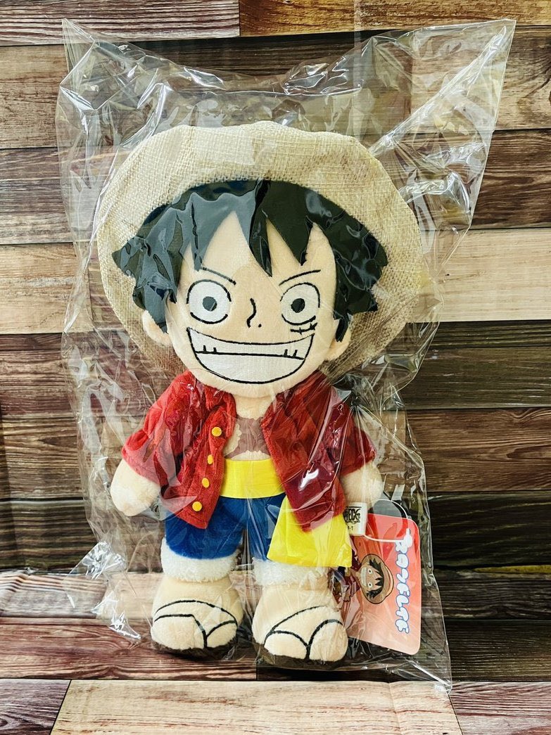 再入荷】 スタンドレイドぬいぐるみ ルフィ 3,850円(税込) 好評発売中