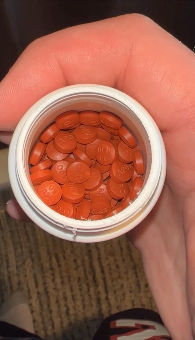 sippincody's tweet photo. Oxy 40mg
100 tabs
#drugtwt #drugs #coketwt #methtwt https://t.co/vEJa8HKC6k