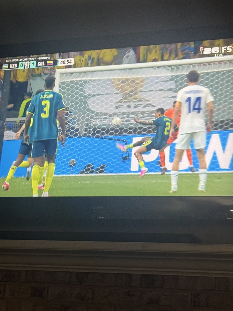 twillmnn's tweet photo. Daniel Munoz goal for Columbia was one of the best I have seen in the #2026FifaWorldCup. Perfect ad for #NikeJustDoIt… if he doesn’t get a sponsorship they are fools https://t.co/qqkbcttQP2