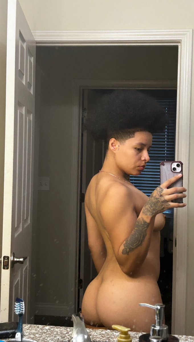 badassstud12's tweet photo. Yo‼️tbh I'm just on here trying to find some dick. it been a min. Yes that's me in the pic/vid, if u wanna chill, smoke &amp; fuck hmu. Pls help my page blow up by hitting that follow button and like this post for a surprise in your DM❤️
#nfsw #dyke #Rt #allstate https://t.co/M0srwQ62Vn