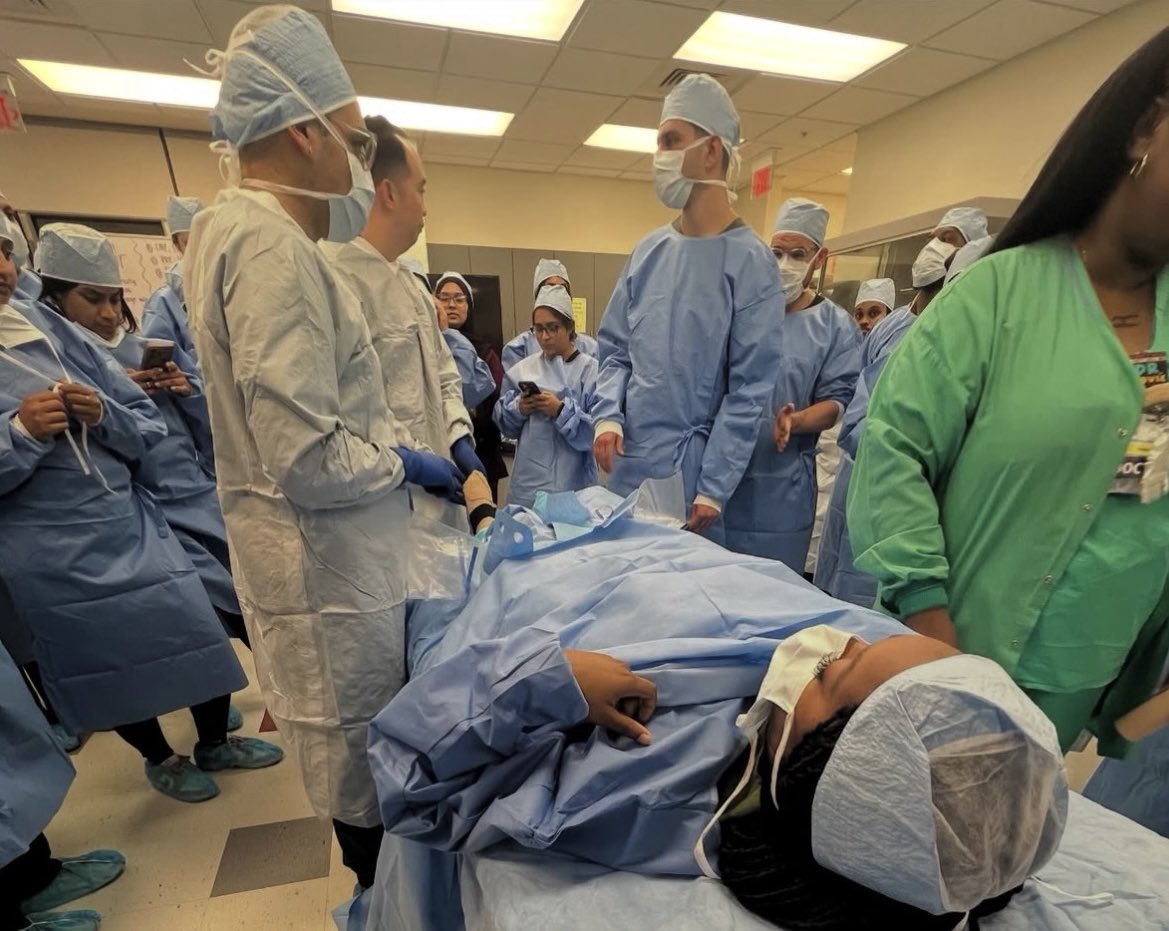 ylfpodiatry's tweet photo. 11/17/25 – Surgical Principles: Mock OR Scrub-In & Gowning Lab

Participated in a Surgical Principles lab focused on operating room protocol, sterile technique, and proper surgical gowning procedures. Students practiced the steps involved in preparing for the operative environment while reinforcing the importance of sterility, teamwork, and adherence to OR standards. The session provided valuable exposure to operating room workflow and helped build familiarity with the protocols and responsibilities required to maintain a safe and effective surgical environment. Huge thanks to Dr. Edgar Sy, DPM, the residents, and fellow students who helped guide the lab and provide hands-on instruction throughout the session.

#OperatingRoom #ORProtocol #SterileTechnique #MedicalEducation #SurgicalPrinciples