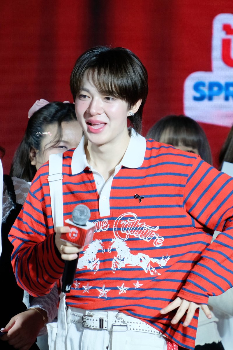 mm_cwr's tweet photo. อย่าให้หนูรู้วบ์นะ ว่าแม่คนไหนช่วยเฮีย คือชีวีนมาดดด ท้าวเอวเพิ่มดาเมจ 55555

260617 ─  SPREAD TLC ZEENUNEW 
#ZeeNunewXTheLaughingCow

#NuNew ˚◡̈🎀 : #mmsnap_ 🧸 https://t.co/dUhTt4UuZz