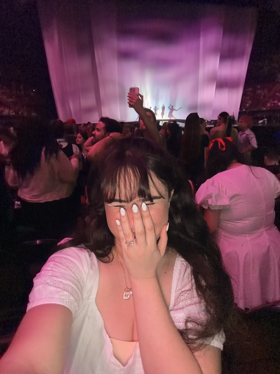 decodedsabrina's tweet photo. UPGRADED TO MIDDLE OF CATWALK AND WE COULDNT BE HAPPIER!!!! 🤍 https://t.co/Q8BdxyLjVr