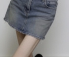 Mimixisfading's tweet photo. this skirt , it makes my legs look even tinier ! https://t.co/12O0NVh03r