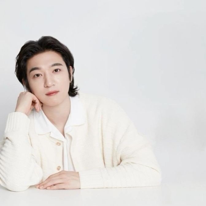 BreezyxWinter's tweet photo. PERJODOHAN : LUNCH AND ANNIVERSARY — SUNGBRI AU

Svngjin yang mulai bekerja di kantor, Younghyvn yang sudah lihai memasak, dan hari jadi pernikahan yang kedua.

----
©winterbreeze, 2026 https://t.co/8lGVoLPDDJ
