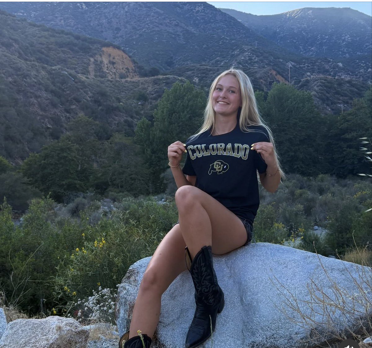 VBAdrenaline's tweet photo. Then this happened if you read our 2028 PreJune 15 Rankings on https://t.co/EXFPEk9asF you π§ how much we think @WAVEVolleyball Chloe Taylor has improved this season
We officially have a #FanCrush on @CUBuffsVB 28 recruiting class. A+ job @CoachMahoney #BuffNationLetsRide https://t.co/4Cm416rFw3