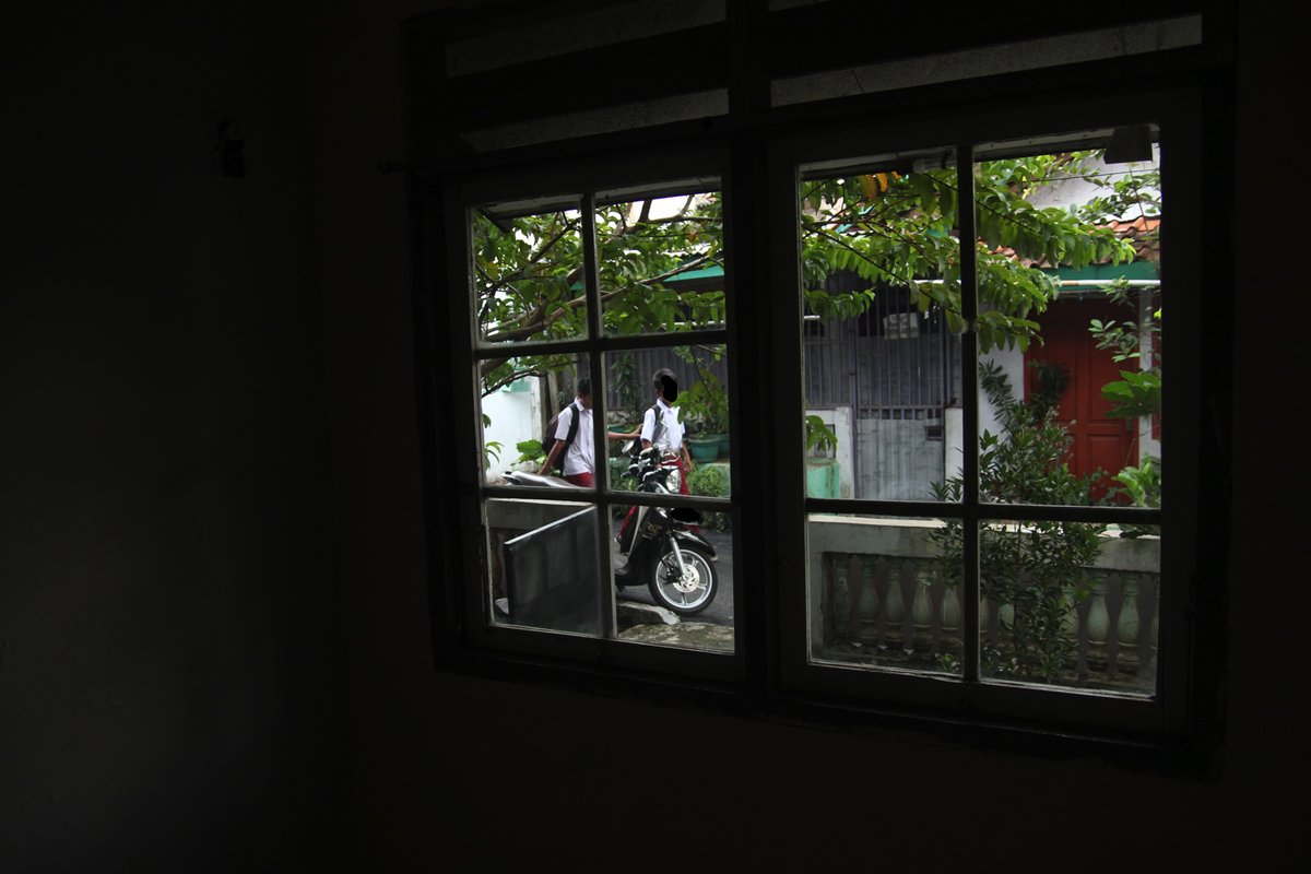 ranggiarsani's tweet photo. Halo teman twitter, saya mau menawarkan rumah BTN tua di Kota Bogor yang sangat strategis, berada di area Bangbarung Raya, tepatnya di Jl.Palupuh 6, saat ini kondisinya sudah tidak terawat, jadi sila akan dihitung tanah saja, SHM dengan luas tanah 134m2 (1/2) https://t.co/cB6rZHdSuV
