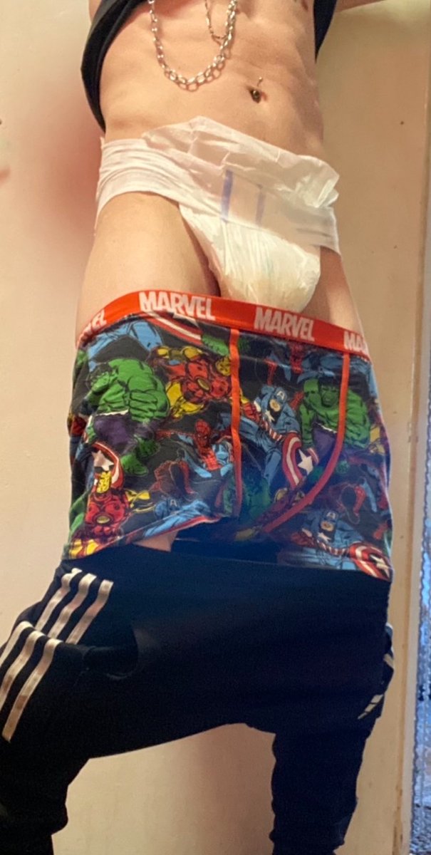 Hinxnd0w's tweet photo. Oh mah poo poo my pants fell down https://t.co/Q0doAhzx6V