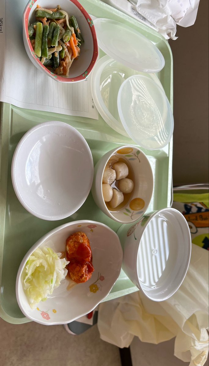IgA017's tweet photo. 術後２日目で割と普通の食事すぎません？？笑
こんなものなんですかね？
意外と食べれるし https://t.co/kNU9Au3Ue2