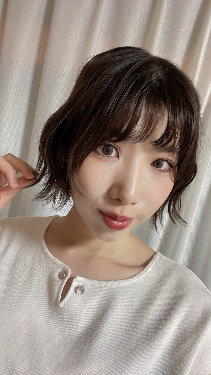 kine_nana1's tweet photo. お昼だね〜☂️
昨日髪巻いてみた！どうかな？
今週末に急遽会える予定出す…！かも？🫶
#イベントコンパニオン https://t.co/b6EisueBp1