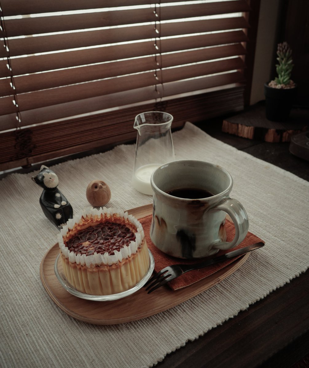 coffee_semi's tweet photo. 木曜ブランチデザートバスチーコーシードゾ☕️ #蝉乃珈琲 https://t.co/rpMbhWWPir