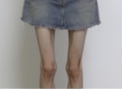 Mimixisfading's tweet photo. this skirt , it makes my legs look even tinier ! https://t.co/12O0NVh03r