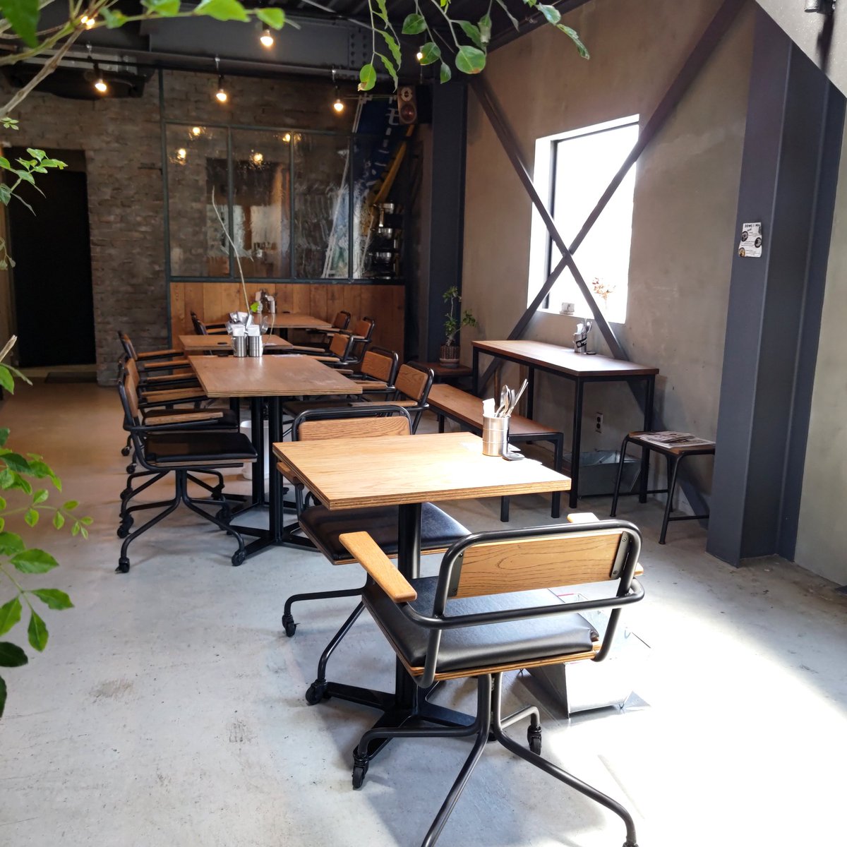 bottibochi's tweet photo. GONZO cafe(米原市)

デリプレートローストビーフ(2000円)
5食限定・煮込みハンバーグ(1900円)

肉料理・スパイスカレー・パスタ等幅広いメニューが楽しめるこちらの人気のカフェでランチ( ´∀`)/
近江牛のローストビーフは肉質も良く選んで良かった最高のプレートランチ♪ https://t.co/OvyK9rSeYJ