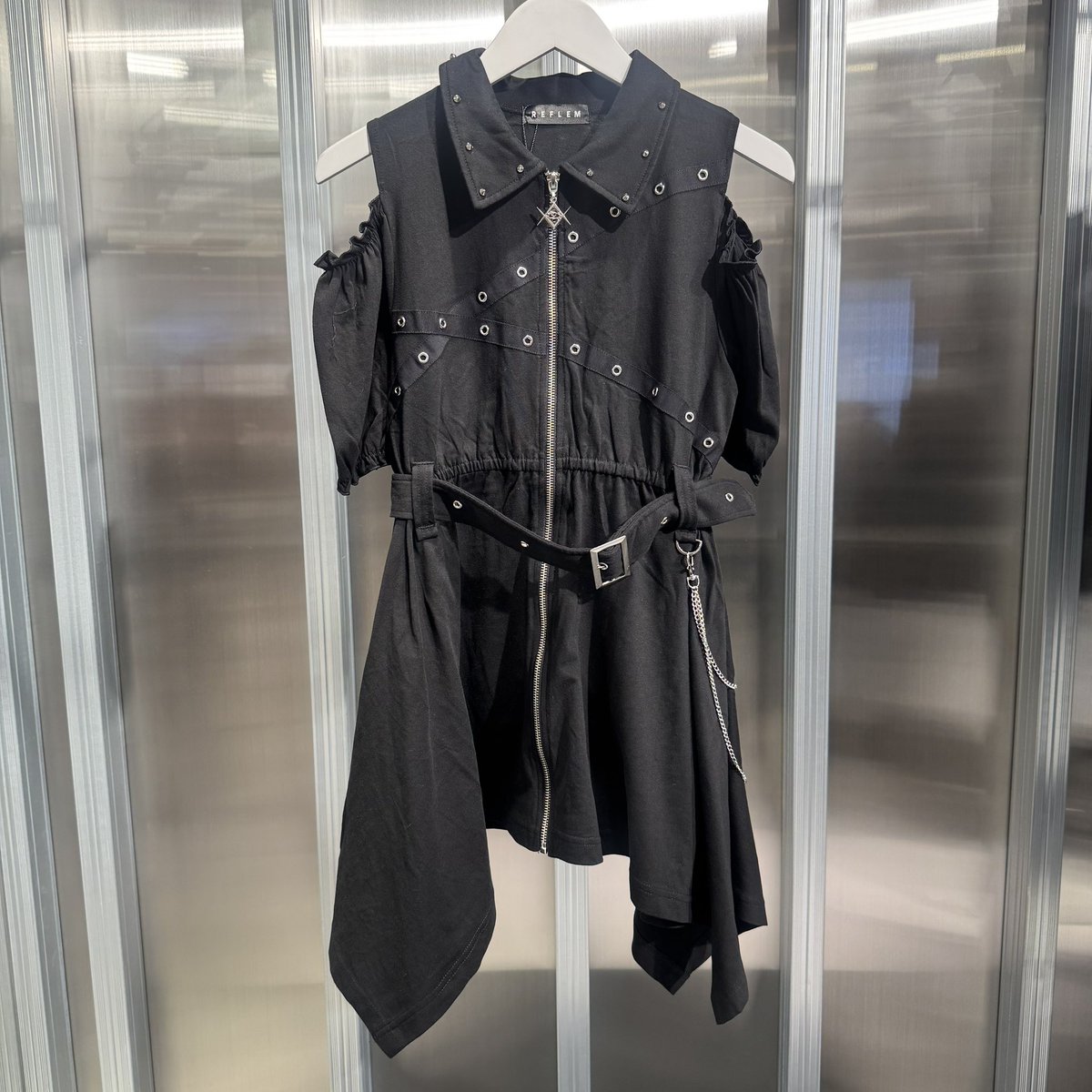 REFLEM NEW ARRIVAL ・クロスベルトZIPワンピ ・RF26-H09 ・BLK ・Free 