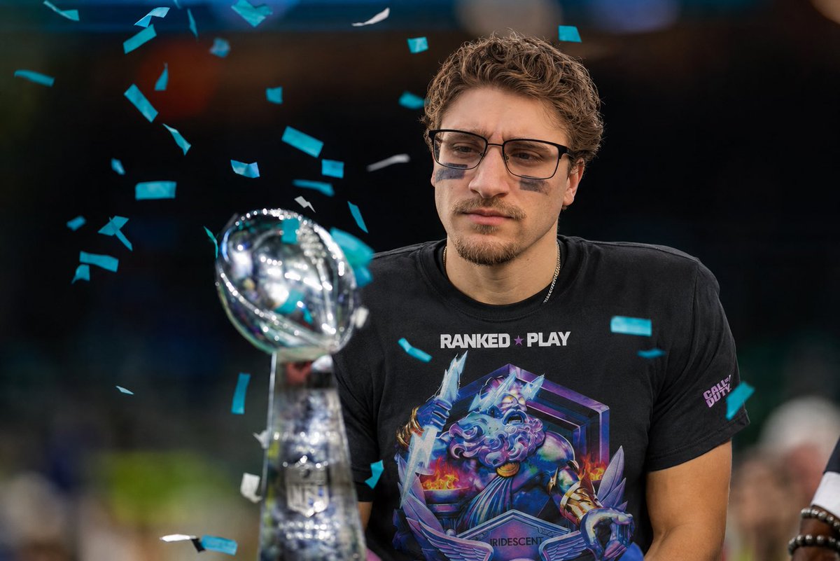 JonReflex's tweet photo. Imma rock my Iridescent Shirt in the club like I just won the Super Bowl https://t.co/4EGyzBM6xQ