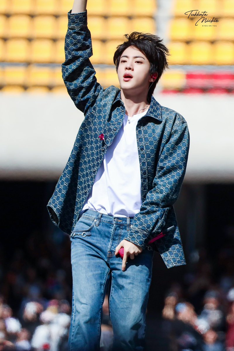 Tukkatamickie37's tweet photo. BUSAN Day 2 🎤

#BTS #방탄소년단 #JIN
#BTS_WORLDTOUR_ARIRANG
#BTS_WORLDTOUR_ARIRANG_BUSAN

📌 https://t.co/GMhxlgmu2R https://t.co/4C64HzUxy1