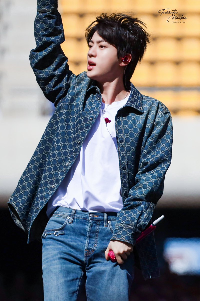 Tukkatamickie37's tweet photo. BUSAN Day 2 🎤

#BTS #방탄소년단 #JIN
#BTS_WORLDTOUR_ARIRANG
#BTS_WORLDTOUR_ARIRANG_BUSAN

📌 https://t.co/GMhxlgmu2R https://t.co/4C64HzUxy1