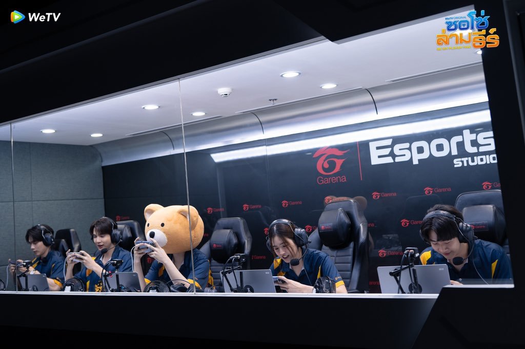 MaxkyBasTrend's tweet photo. BL eSports เรื่องแรกของไทย ใครที่หลงเข้ามาจะบอกว่า การีน่าสปอน และใช้สถานที่จริงถ่ายทำ ไม่ต้องกลัวว่าจะไม่สมจริง การันตีว่าสมจริงเรื่องการแข่งแน่นอน 🥰

มาซัพพอร์ตกับซีรีย์ ESports กันเถอะ 

BE MY PLAYER TWO ON 16 JULY

#16กคนี้มีซอโซ่ล่ามธีร์ https://t.co/G2ozlHVyI3