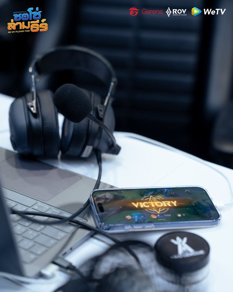 MaxkyBasTrend's tweet photo. BL eSports เรื่องแรกของไทย ใครที่หลงเข้ามาจะบอกว่า การีน่าสปอน และใช้สถานที่จริงถ่ายทำ ไม่ต้องกลัวว่าจะไม่สมจริง การันตีว่าสมจริงเรื่องการแข่งแน่นอน 🥰

มาซัพพอร์ตกับซีรีย์ ESports กันเถอะ 

BE MY PLAYER TWO ON 16 JULY

#16กคนี้มีซอโซ่ล่ามธีร์ https://t.co/G2ozlHVyI3