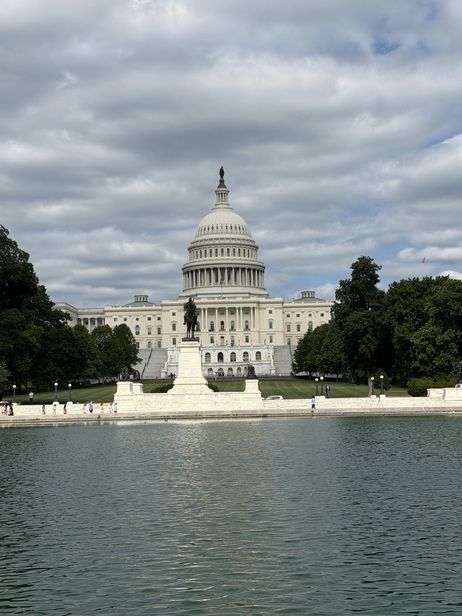 ashtonjbailey's tweet photo. DC summer https://t.co/ptEsKtZOst