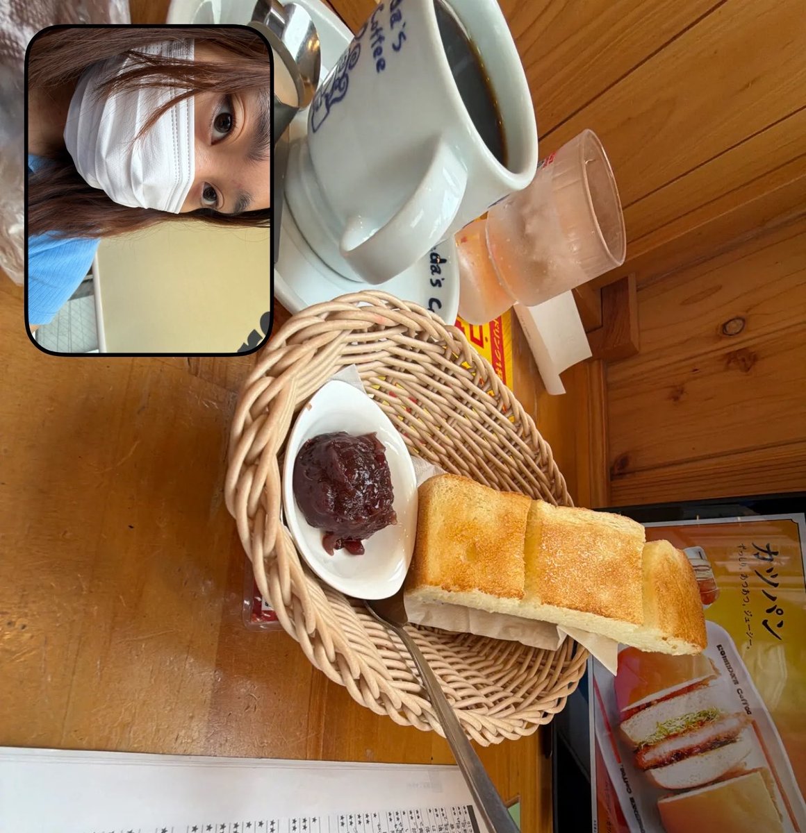 anyalogi's tweet photo. おはよー　髪の毛ボサボサすぎてごめん https://t.co/T4eFUVWIHz