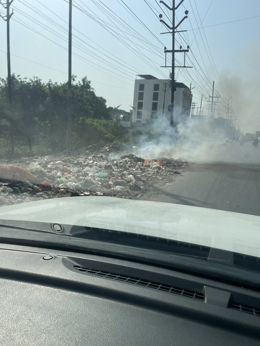 vijendragaur's tweet photo. @CPCB_OFFICIAL @UppcbG @uppcbofficial @dm_ghaziabad @CAQM_Official Again same spot same cause but no action. Move to NGT🤔 https://t.co/9A3TzWaMLA