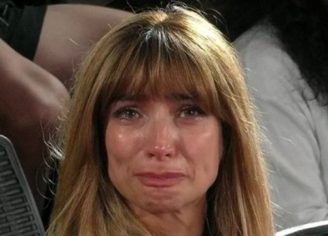 boyindiscretxcx's tweet photo. POR TITI, POR YIPIO, POR ANDREA, POR MANU, POR JUANICAR, POR TODOS LO QUE FUERON VÍCTIMAS DE ESTÁ MIERDA OSCURA SOL AL 9009 #GranHermano https://t.co/yNAGCVoPnU