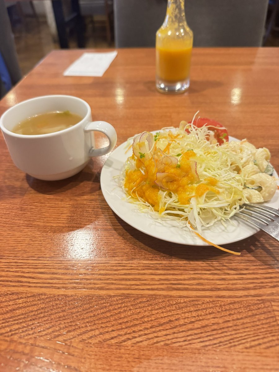 onzoooo's tweet photo. 宮崎県産地鶏股肉のコンフィ
ジャガイモのフリット添え
スープライスセット
ランチサラダ

#レストランサカキ https://t.co/r02QitNGNC