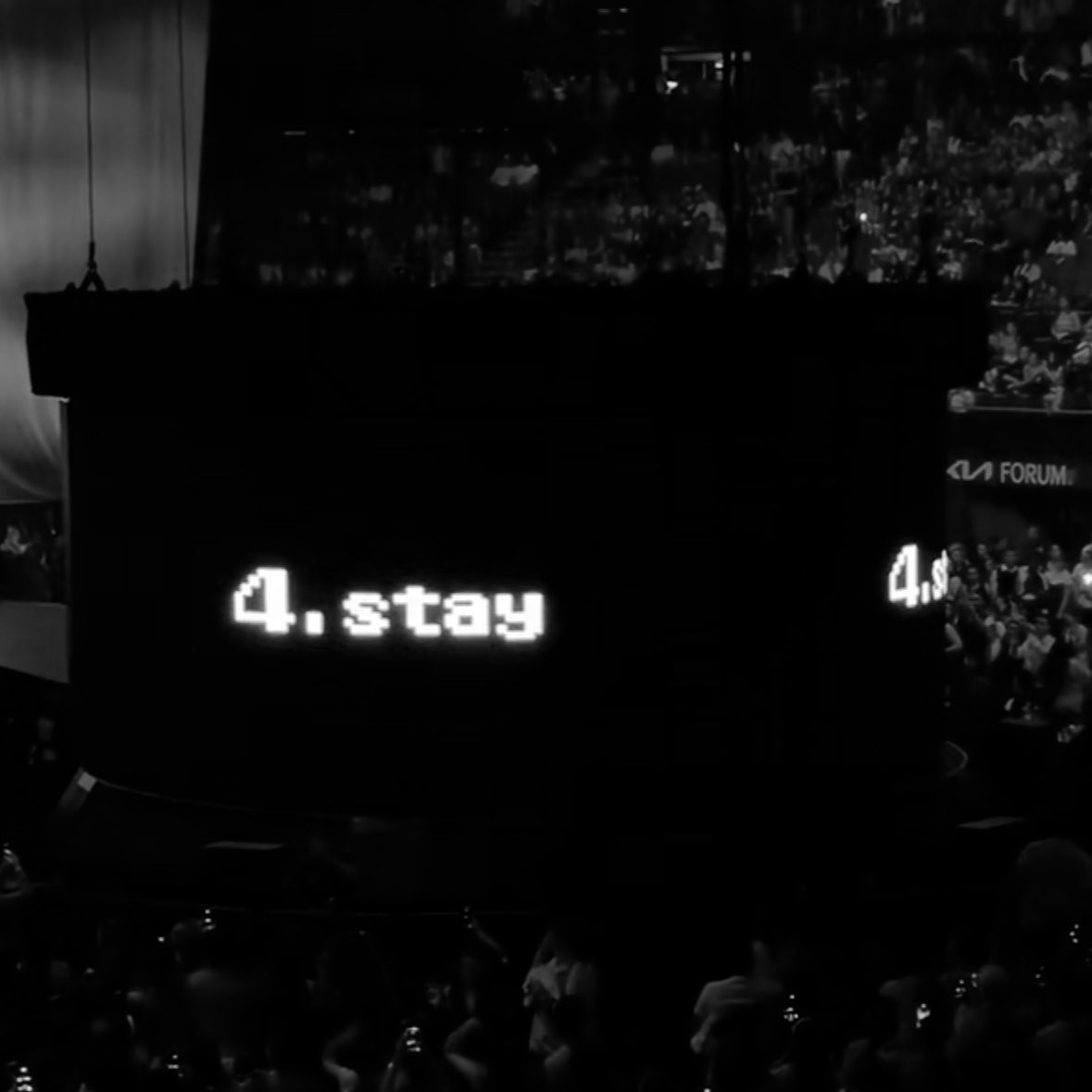 Ariana Grande Today ꕤ tweet media
